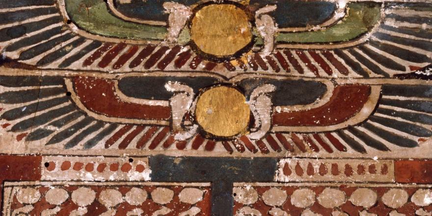 Coffret funéraire à corniche