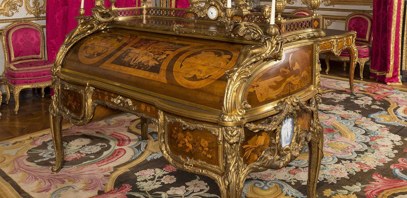 Secrétaire à cylindre du cabinet intérieur du roi Louis XV à Versailles